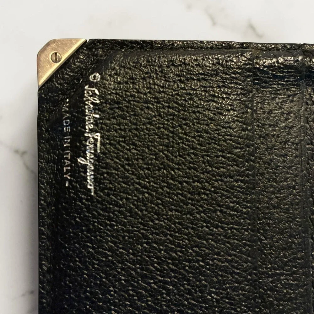 Vintage Salvatore Ferragamo Black Leather Bifold Wallet Made In Italy Luxury - Picture 12 of 13